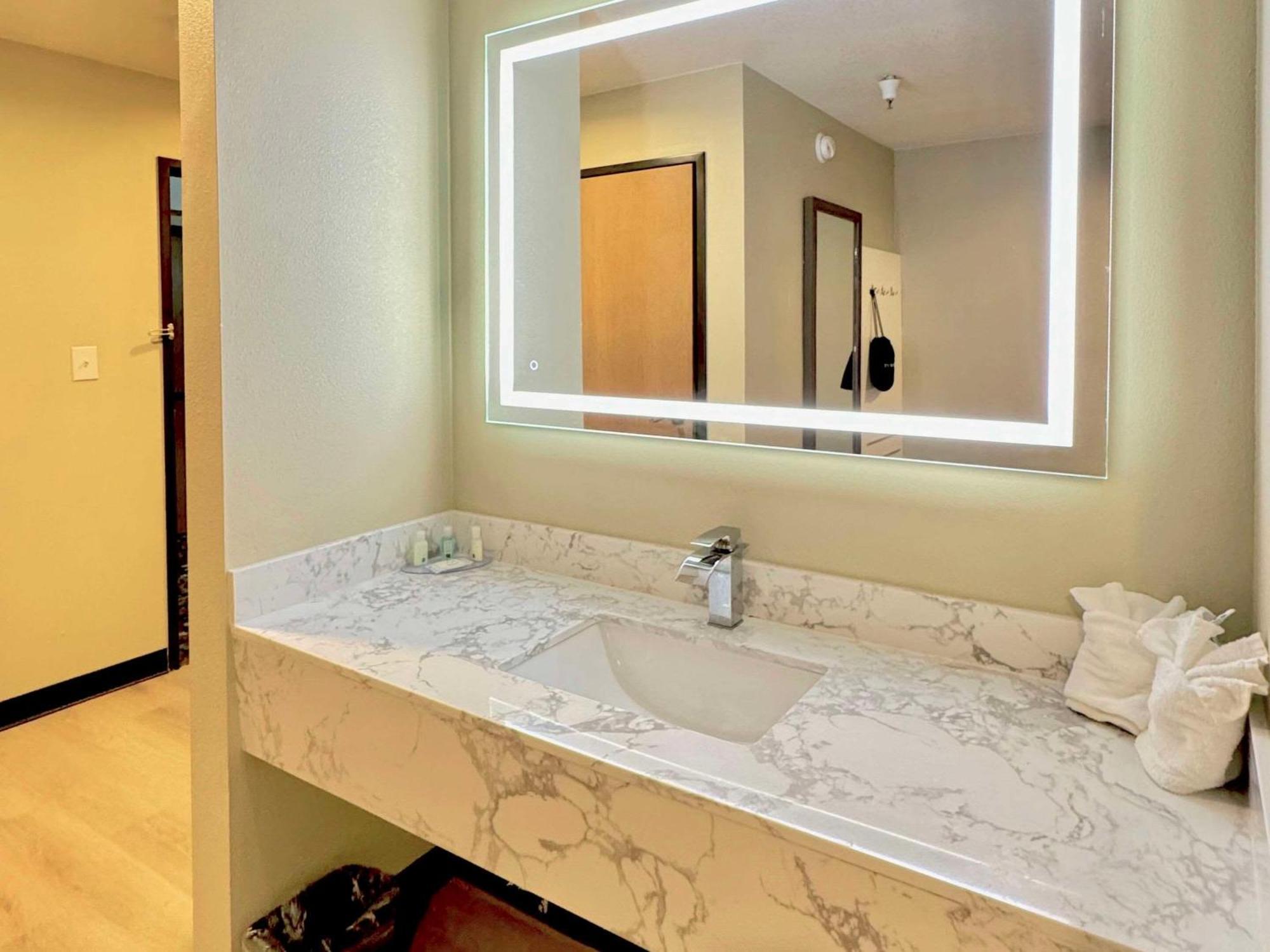 Quality Inn & Suites Willows Ngoại thất bức ảnh